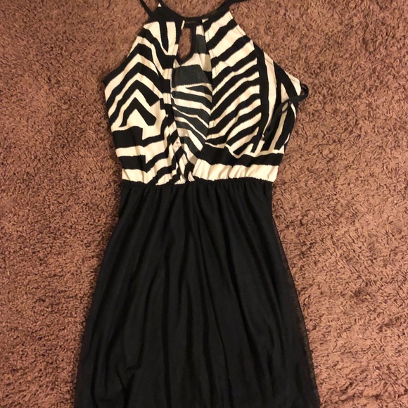 Dress - Picture 3 of 3